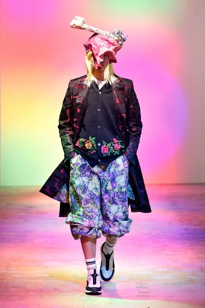 Look 13